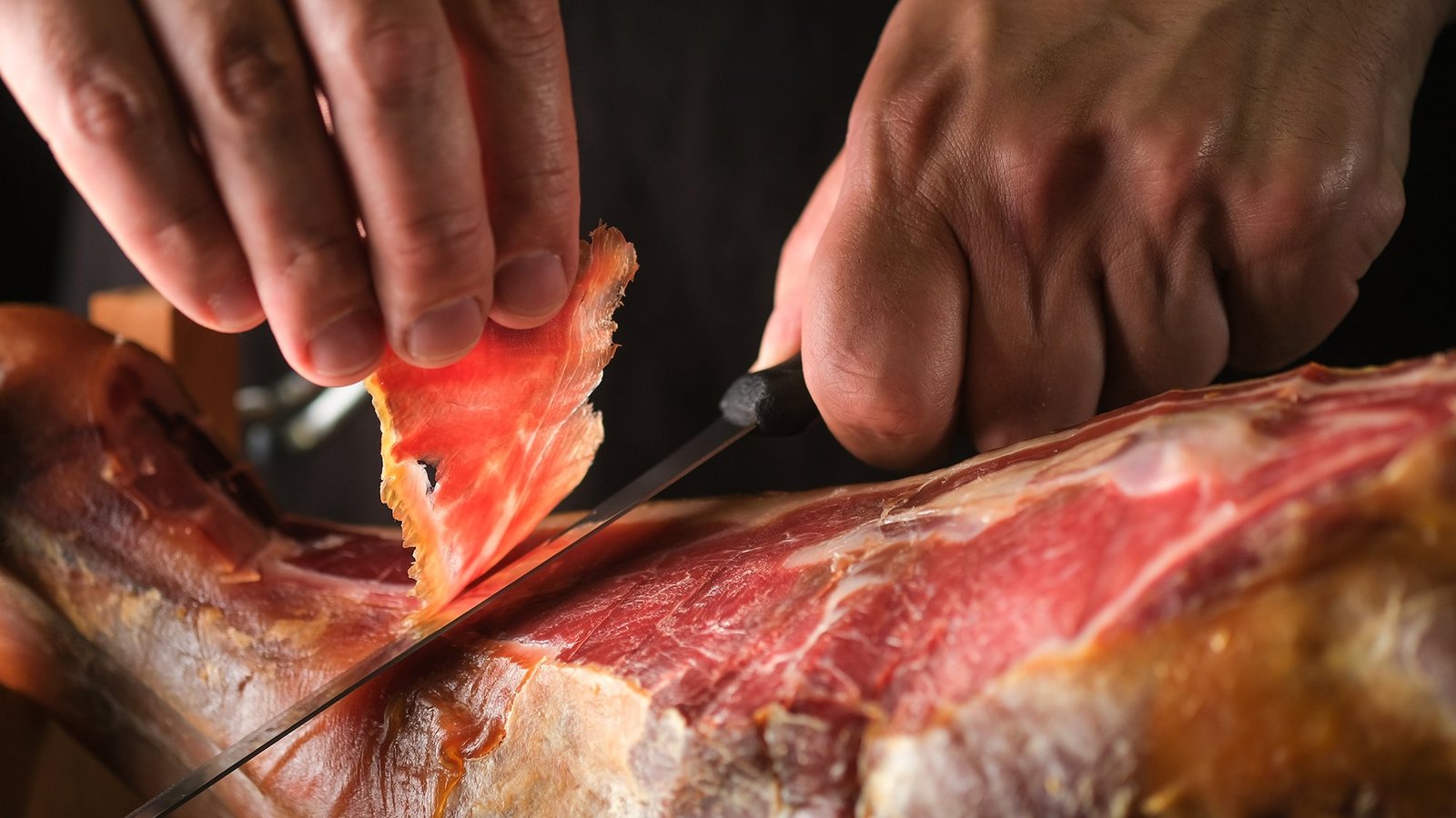 Loncha de paleta ibérica cortada a cuchillo